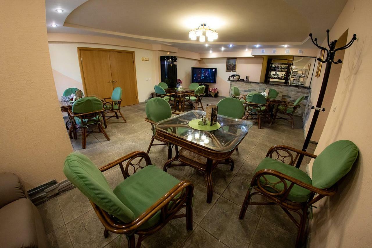 Hotel Edem Karagandy Extérieur photo