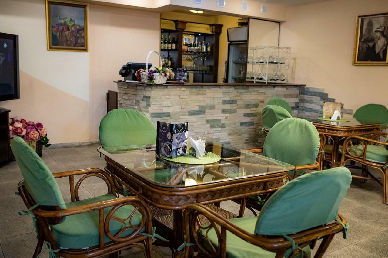 Hotel Edem Karagandy Extérieur photo
