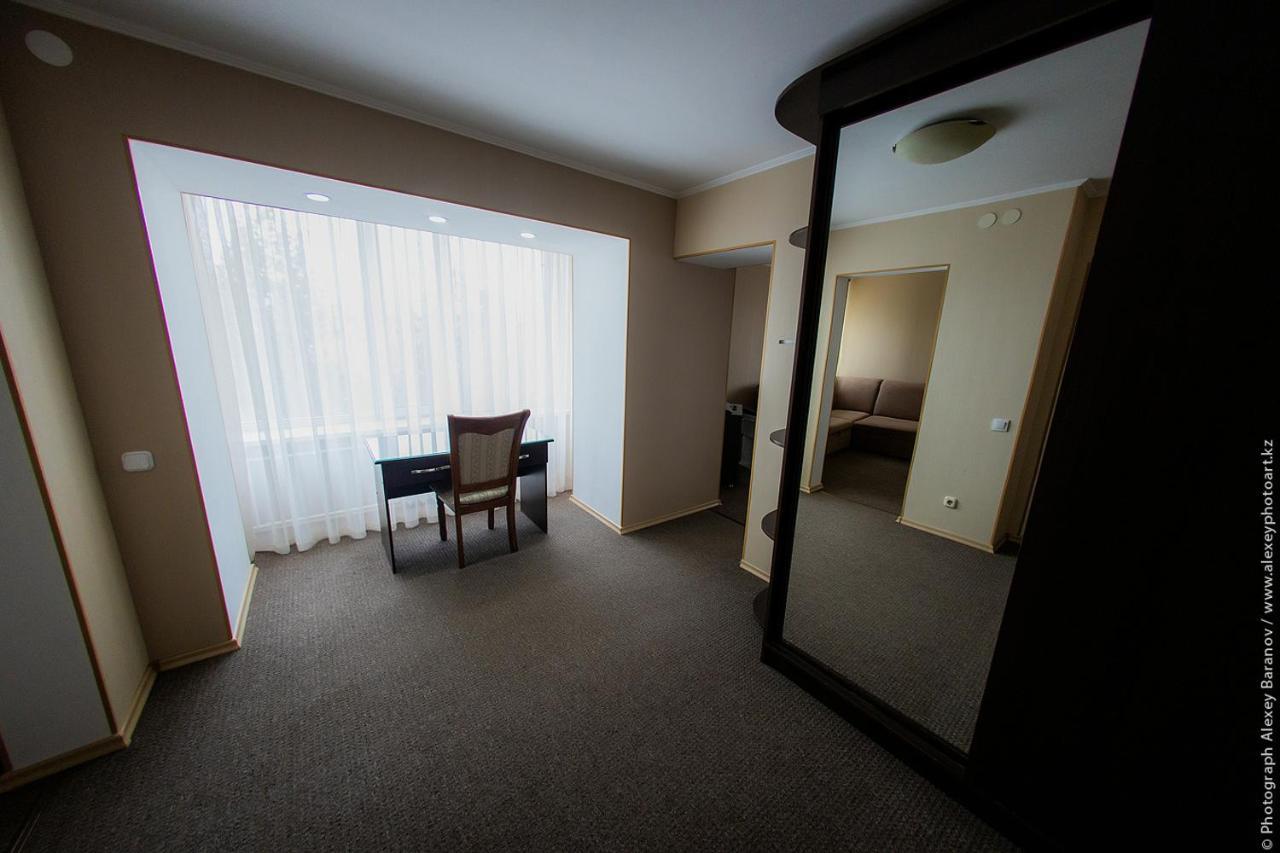 Hotel Edem Karagandy Extérieur photo