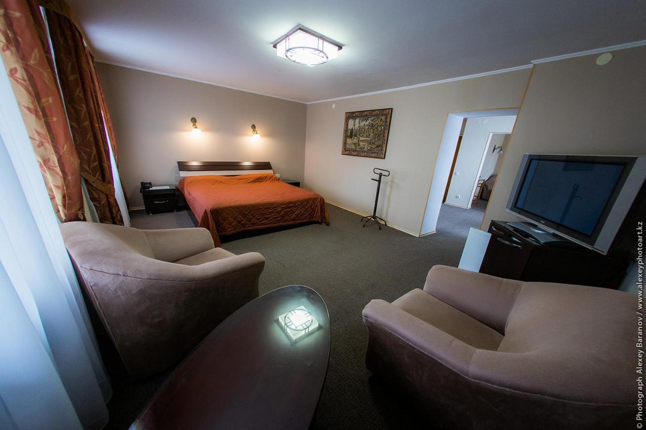 Hotel Edem Karagandy Extérieur photo